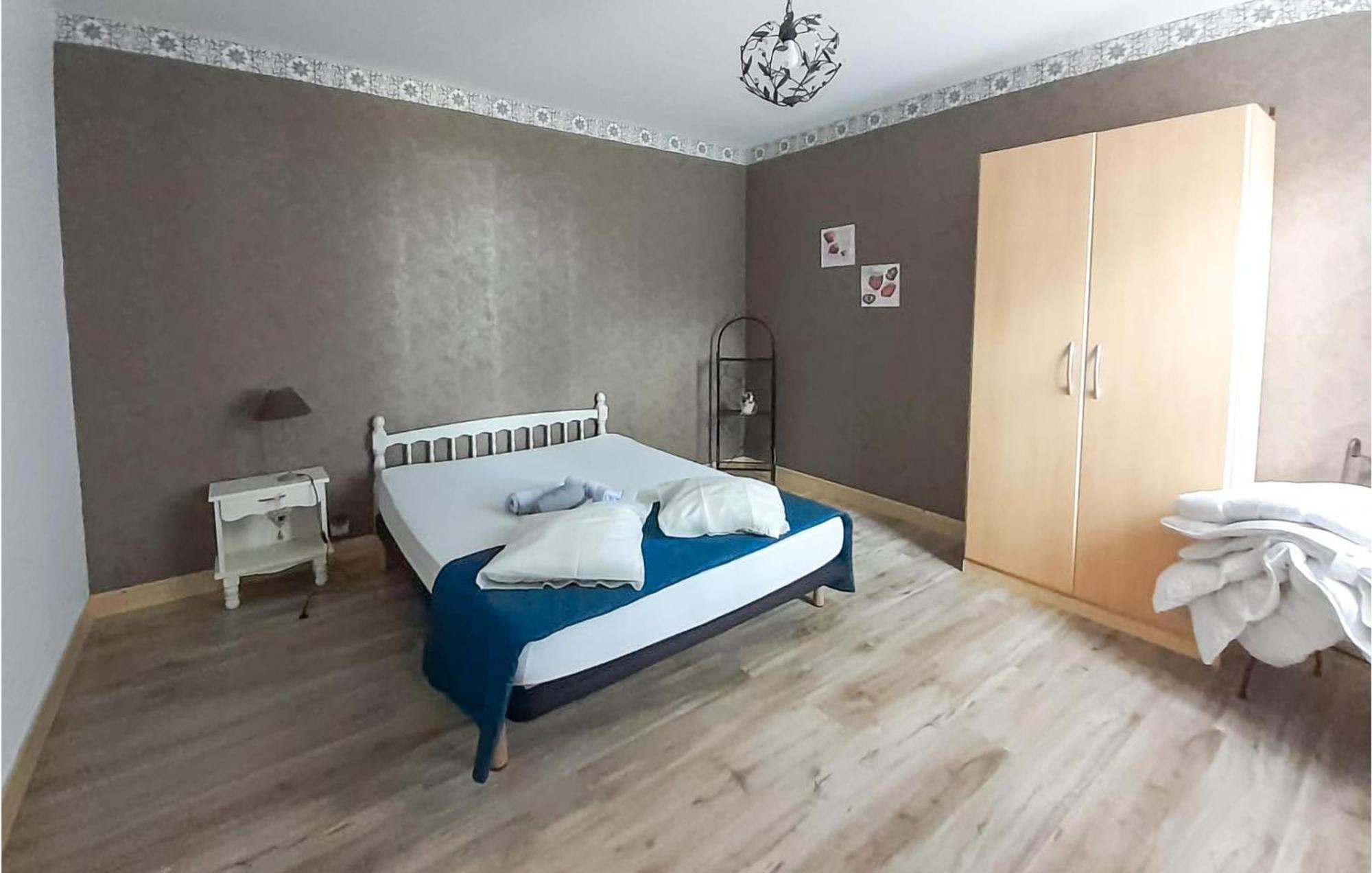 Gorgeous Home In Lavardac With Kitchen Zewnętrze zdjęcie