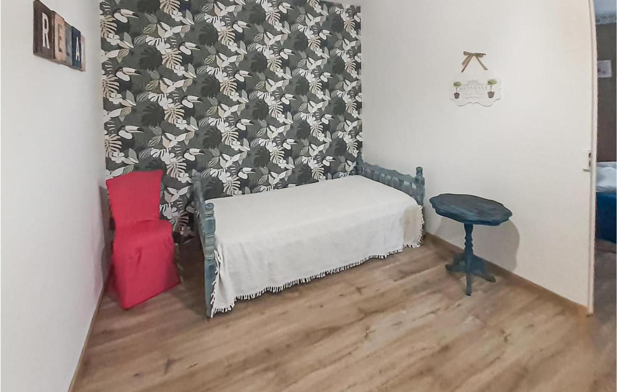 Gorgeous Home In Lavardac With Kitchen Zewnętrze zdjęcie